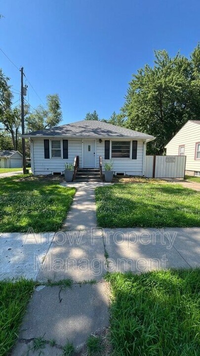4115 Adams St in Lincoln, NE - Building Photo