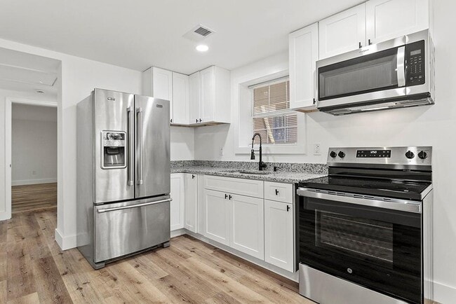 property at 3169 Westover Dr