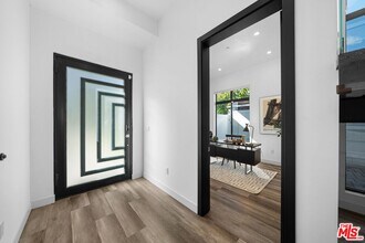 5812 Willis Ave in Los Angeles, CA - Building Photo - Building Photo