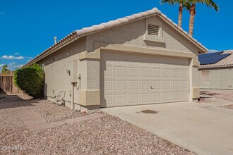 11016 W Lane Ave in Glendale, AZ - Building Photo - Building Photo