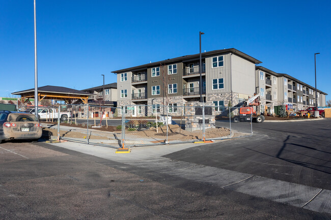 Villas at Mesa Ridge in Fountain, CO - Foto de edificio - Building Photo