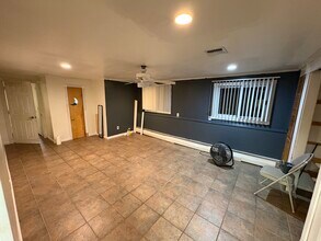 28 Clearview Dr, Unit 1 in Wyandanch, NY - Building Photo - Building Photo