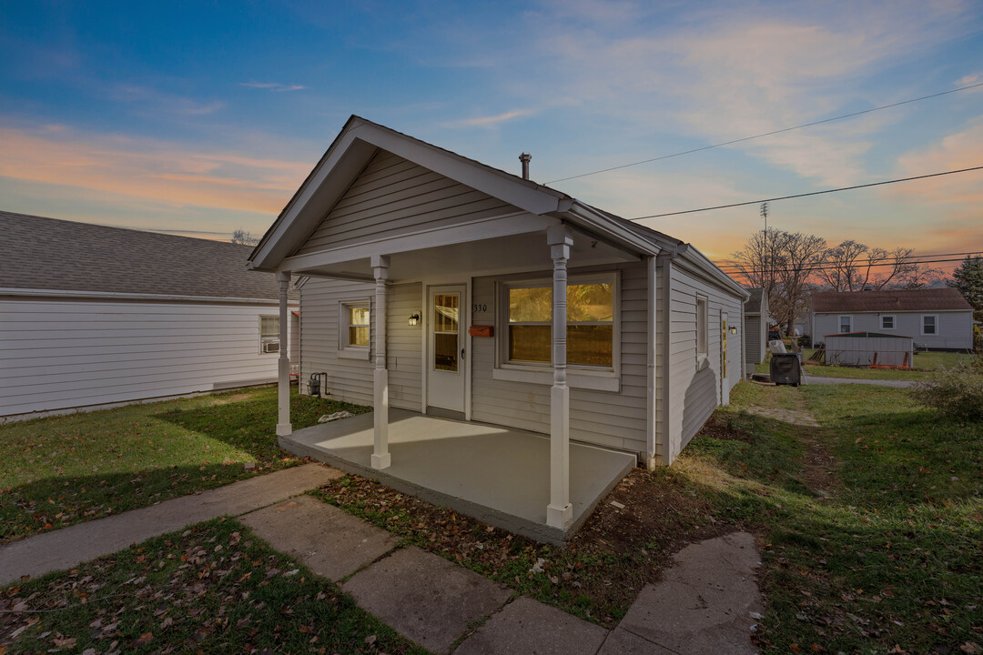 330 Maud Ave in Lancaster, OH - Building Photo