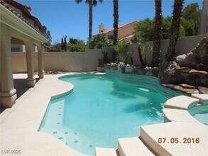 8801 Cypresswood Ave, Unit 100-7 in Las Vegas, NV - Building Photo - Building Photo