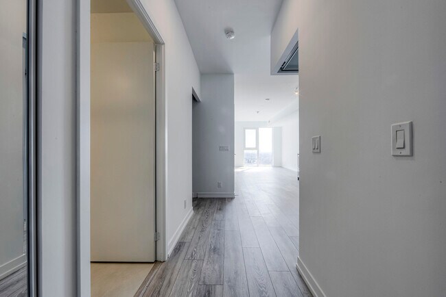 2020-2020 Bathurst St in Toronto, ON - Building Photo - Building Photo