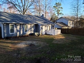 6613 Farrington Ln in Charlotte, NC - Building Photo - Building Photo