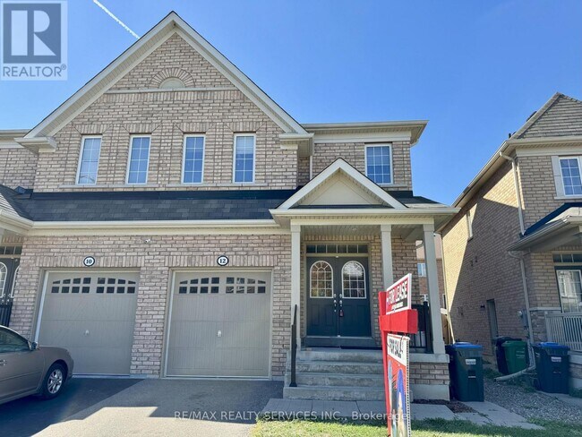 12 Sussexvale Dr in Brampton, ON - Building Photo - Building Photo