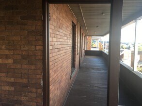 105 W Monroe Ave, Unit B in Vandergrift, PA - Foto de edificio - Building Photo