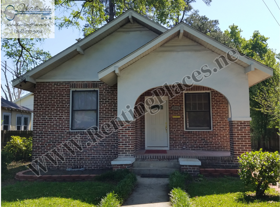 1004 Holden St in Augusta, GA - Building Photo