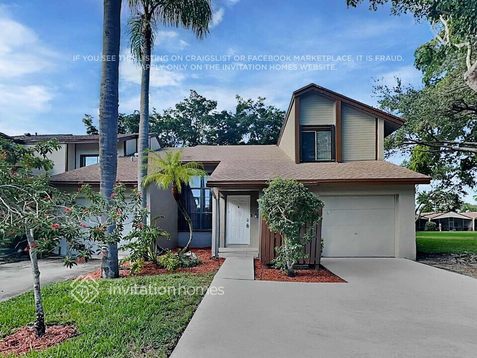 22301 Thousand Pines Ln in Boca Raton, FL - Building Photo