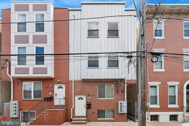 property at 1421 N 18th St