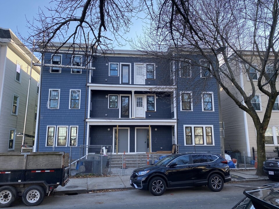 49 Savin Hill Ave, Unit 2 in Boston, MA - Foto de edificio