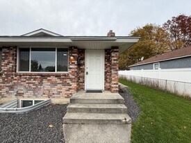 6127 N Standard St in Spokane, WA - Building Photo