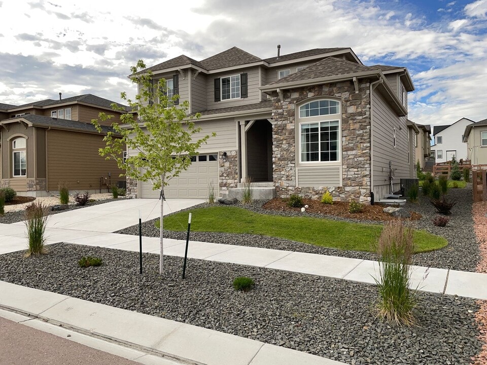 5758 Griffin Dr in Colorado Springs, CO - Building Photo