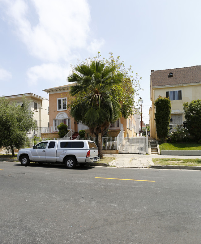 832 S Normandie Ave in Los Angeles, CA - Building Photo - Building Photo