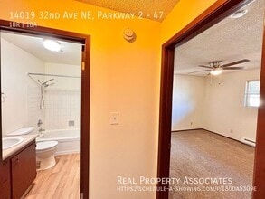 Parkway Apartments in Seattle, WA - Building Photo - Building Photo