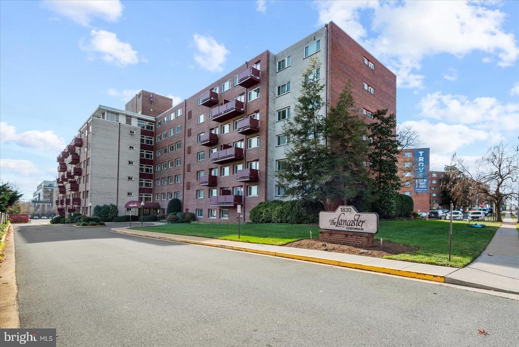 1830 Columbia Pike in Arlington, VA - Building Photo