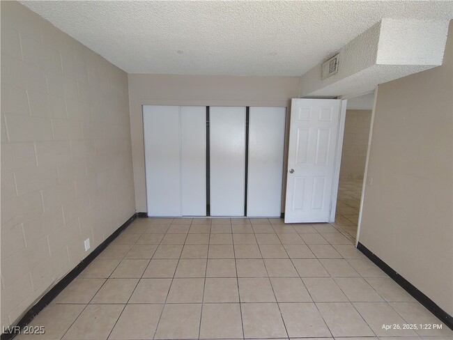 2929 E Elm Ave in Las Vegas, NV - Building Photo - Building Photo