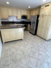 1713 E Avenida De Las Flores in Thousand Oaks, CA - Building Photo - Building Photo