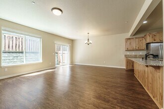 100 N 42nd Pl in Ridgefield, WA - Building Photo - Building Photo