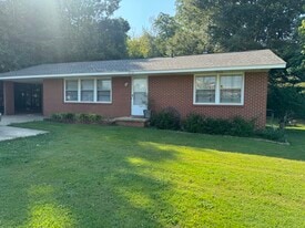 313 N Dean Rd in Auburn, AL - Building Photo