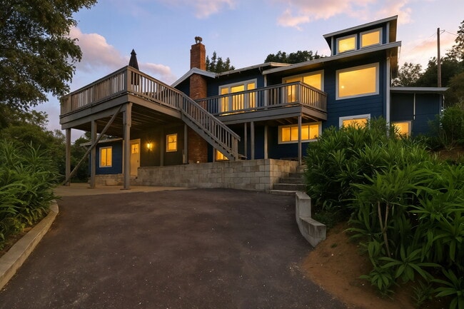 5100 Leona St in Oakland, CA - Building Photo - Building Photo