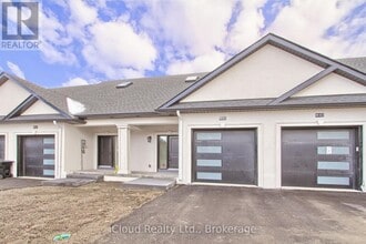 263 Barrie St in Bradford West Gwillimbury, ON - Building Photo - Building Photo