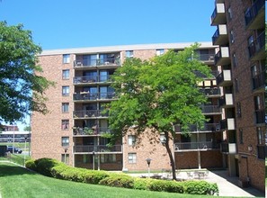 Holyoke Towers in Holyoke, MA - Building Photo - Building Photo