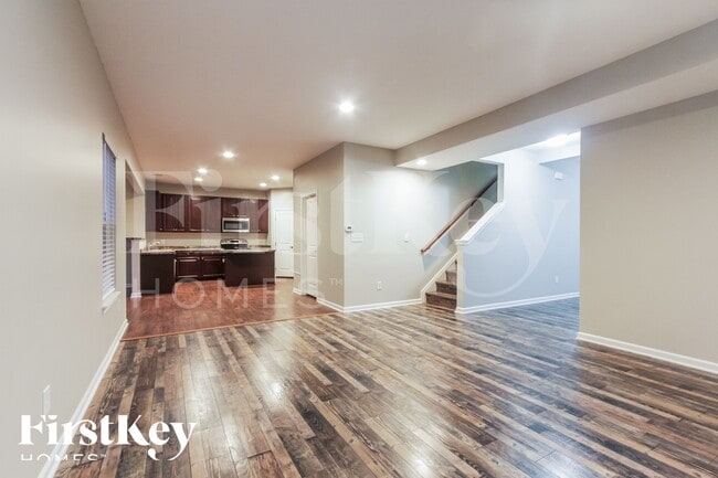 8305 Wheatfield Dr in Indianapolis, IN - Foto de edificio - Building Photo