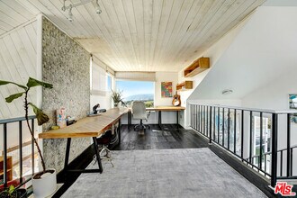 29231 Heathercliff Rd in Malibu, CA - Building Photo - Building Photo