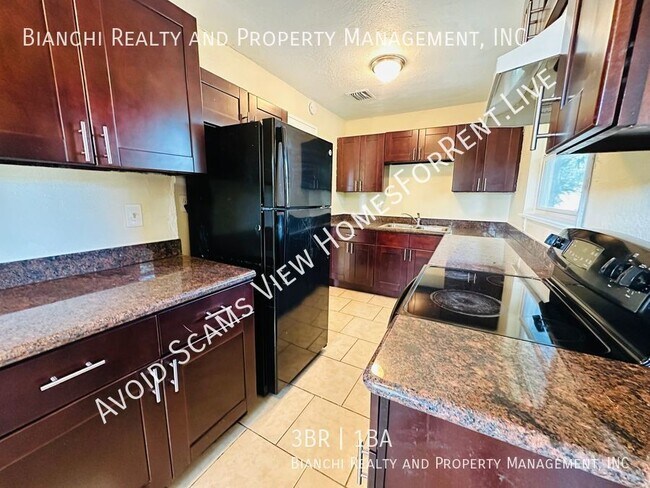 1314 12th Ave S in St. Petersburg, FL - Foto de edificio - Building Photo