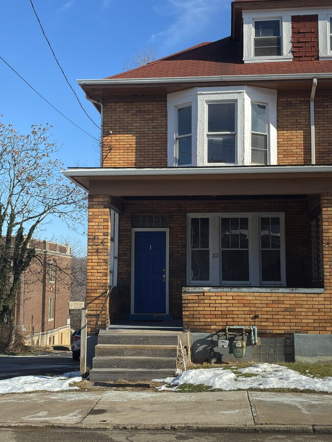 property at 201 S 4th St