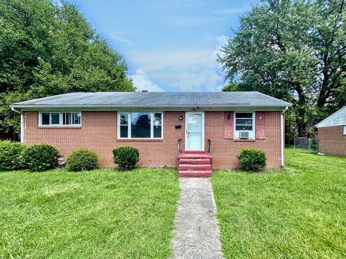 921 Faye St in Richmond, VA - Building Photo