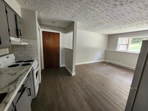 33 Dobbin St in Rothesay, NB - Building Photo - Building Photo