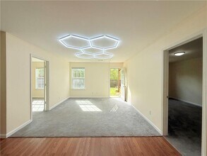 893 Hawthorn Ln in Grayson, GA - Building Photo - Building Photo