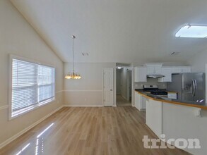 348 Shadowbrooke Cir SW in Loganville, GA - Foto de edificio - Building Photo