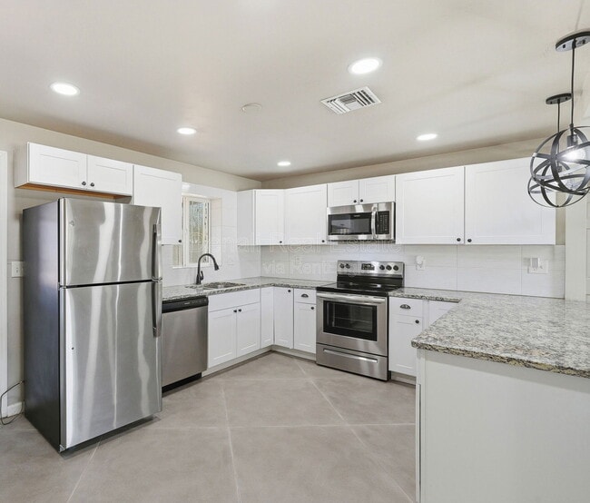 property at 5113 E Bellevue St