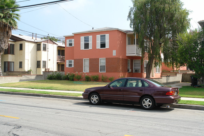 1616-1622 Scott Rd in Burbank, CA - Building Photo - Building Photo