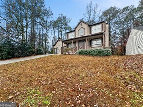 7011 Grinder Dr in Austell, GA - Building Photo - Building Photo