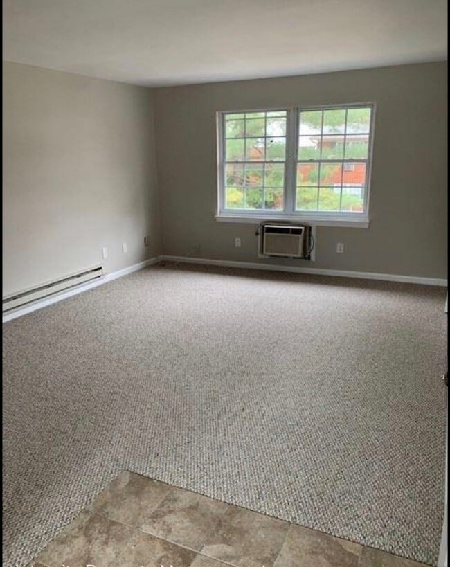 5 Wildwood Dr, Unit 22D in Wappingers Falls, NY - Foto de edificio - Building Photo