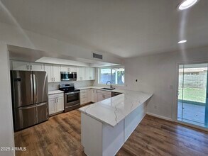 4910 W Corrine Dr in Glendale, AZ - Building Photo - Building Photo