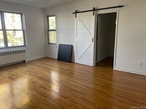 284 Central Ave in Lawrence, NY - Building Photo - Building Photo