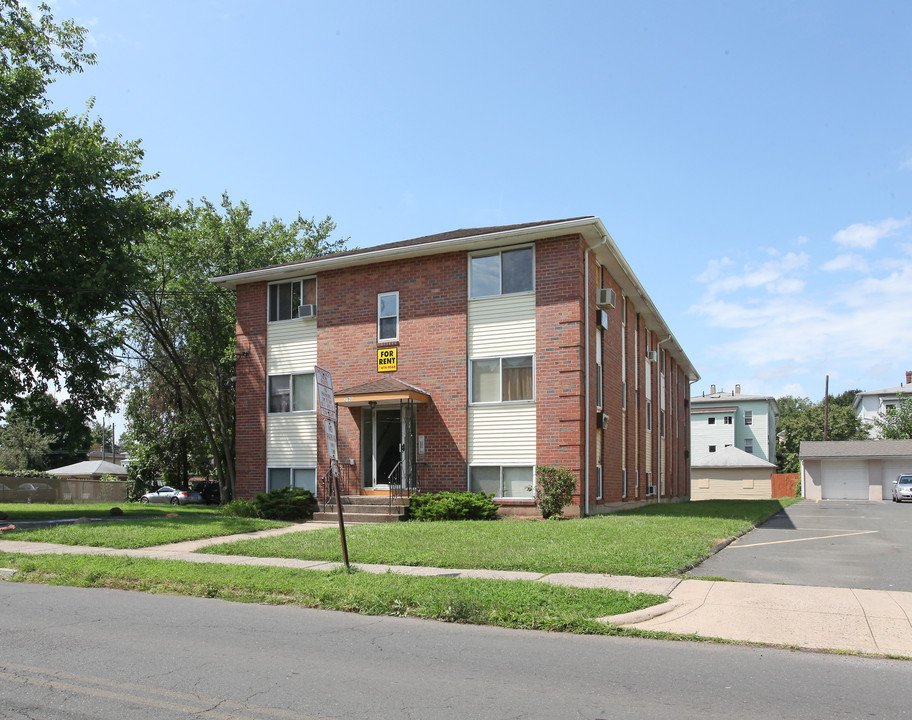 290 Washington St in New Britain, CT - Building Photo