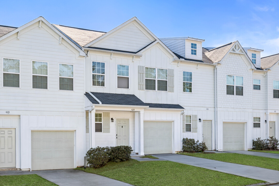 Covey Homes Greystone in Hiram, GA - Foto de edificio