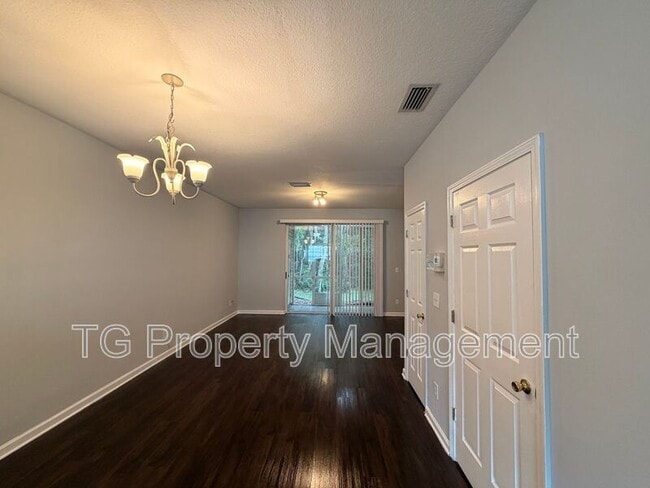 3588 Twisted Tree Ln in Jacksonville, FL - Foto de edificio - Building Photo