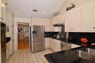 6505 Embers Rd in Dallas, TX - Building Photo - Building Photo
