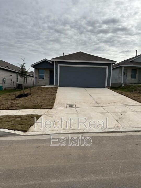 5192 Fowler Crst in Converse, TX - Building Photo