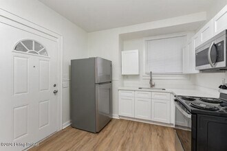 4806 Peachtree Ave in Louisville, KY - Building Photo - Building Photo