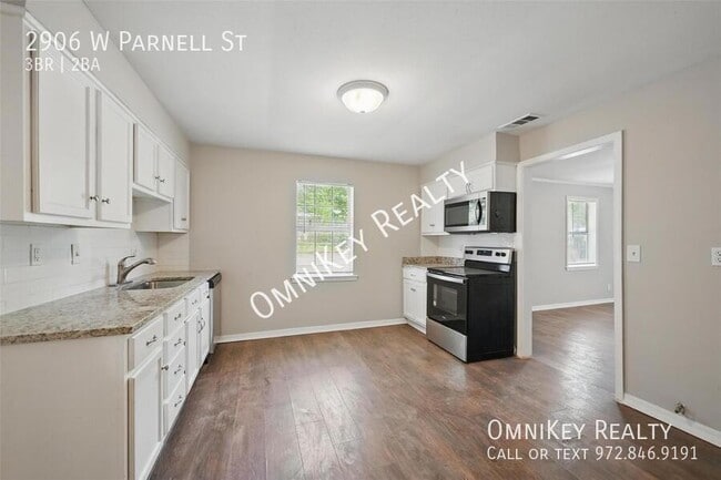 2906 W Parnell St in Denison, TX - Building Photo - Building Photo