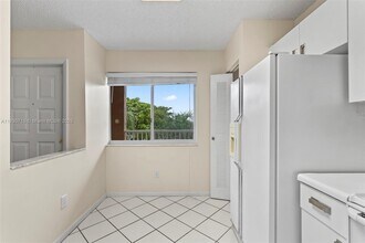 9511 Weldon Cir in Tamarac, FL - Building Photo - Building Photo